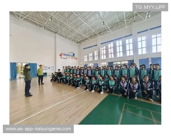 联盟与企业合作开展校园体育激励计划奖励优秀学生，学校体育奖项